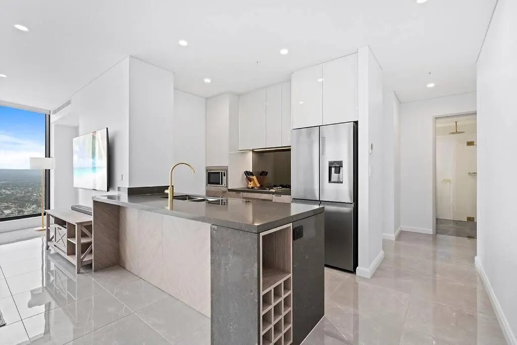 Apartment Luxe Canal View Apt In Surfers Steps From The Sea Gold Coast