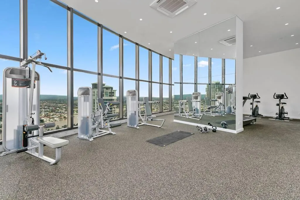 Luxe Canal View Apt In Surfers Steps From The Sea Gold Coast 0*,  Australien